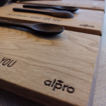 gepersonaliseerde eiken snijplank met gravure 