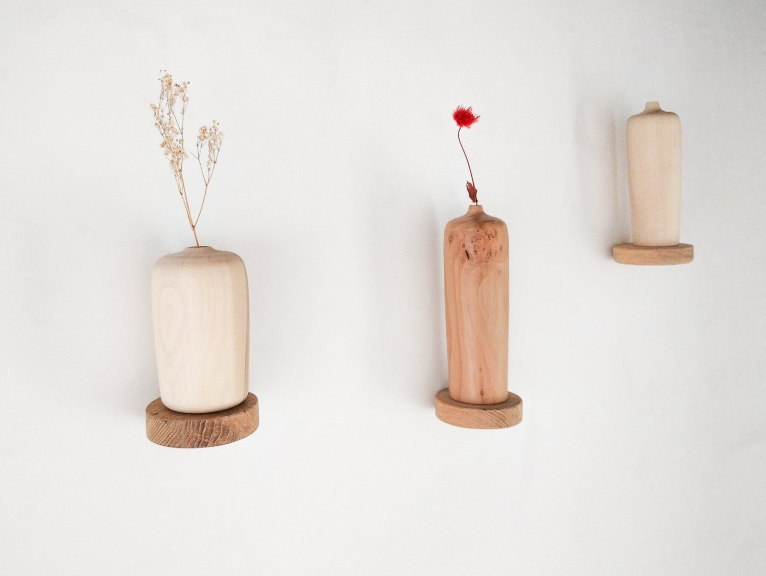 Round floating wooden shelf with screw mount, light wood